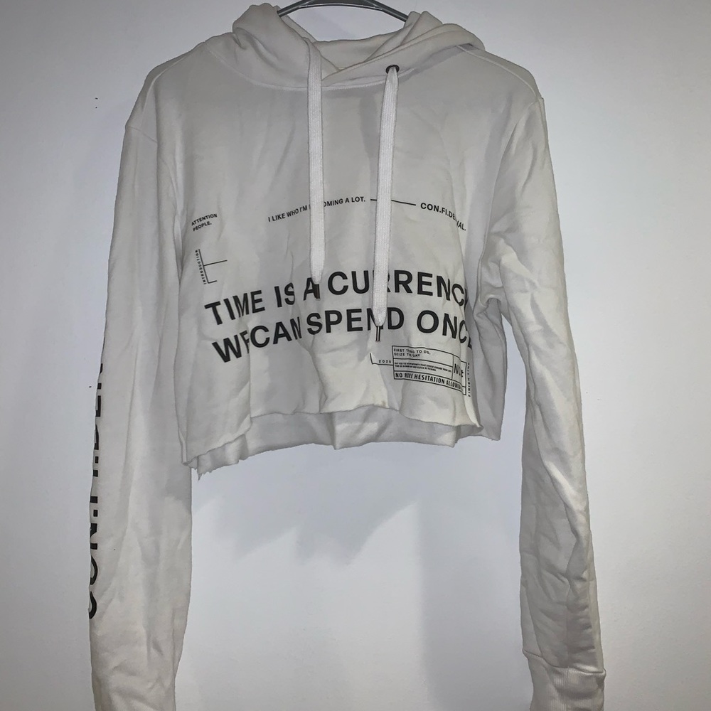 CROPPED WHITE/BLACK HOODIE